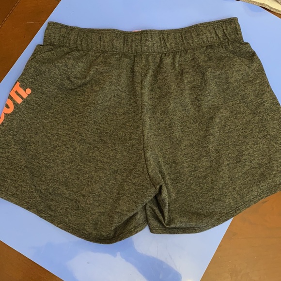 Nike shorts - Picture 2 of 3